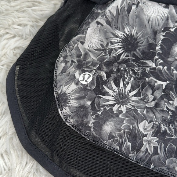 Lululemon Hotty Hot Skirt *4-way Stretch Flowabunga Black Angel Wing / Black - Picture 7 of 9